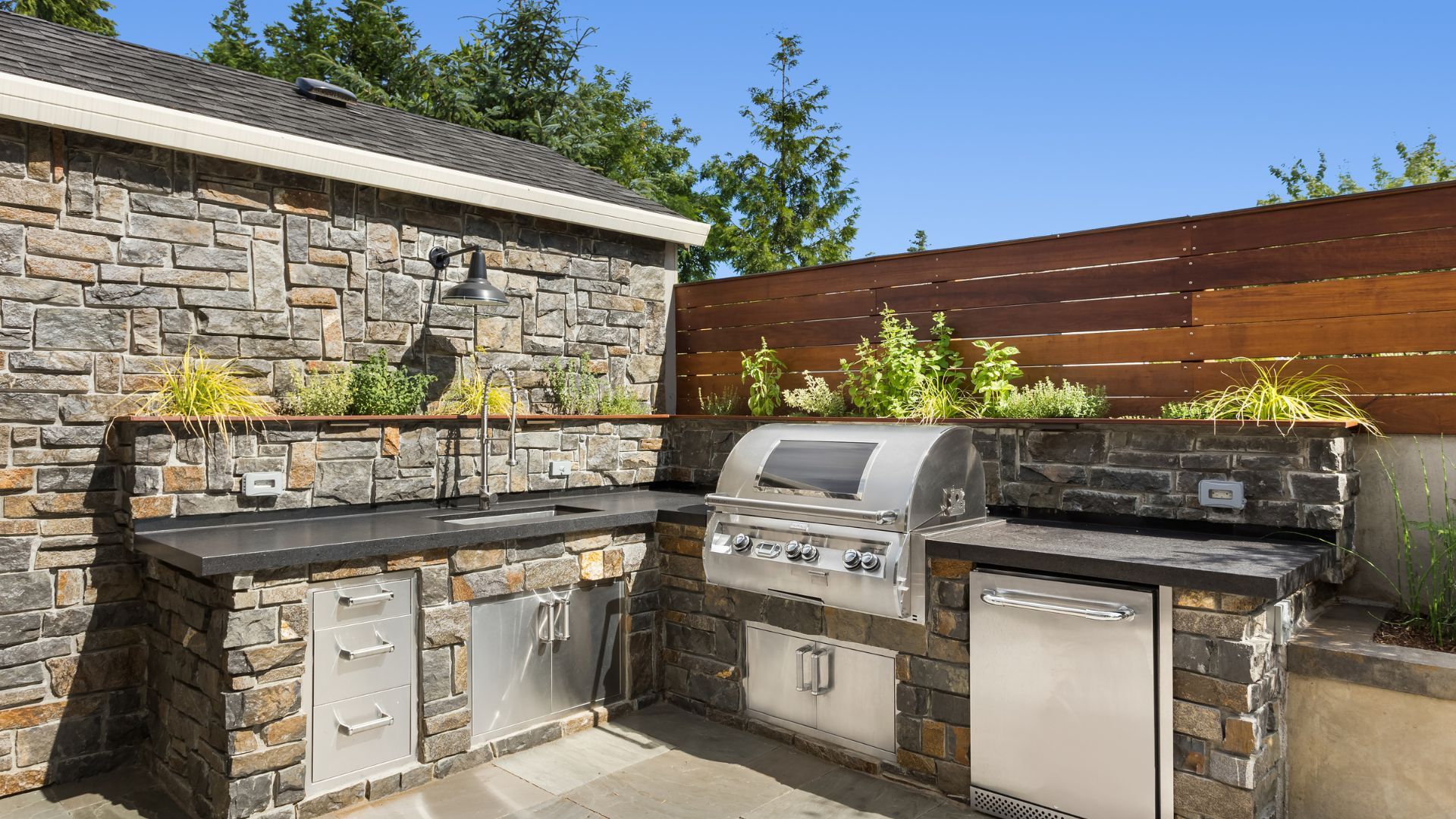 Outdoor kitchen Remodeling